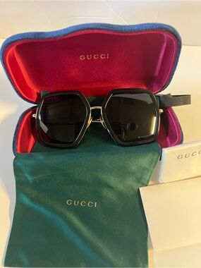 Gucci Black Oversized Geometric Sunglasses with Gold Trim